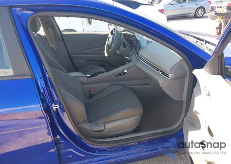 2024 Hyundai Elantra Sel z USA, uszkodzony, nr VIN KMHLM4DG3RU639684